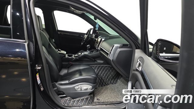 Porsche Cayenne 2016 — photo 17