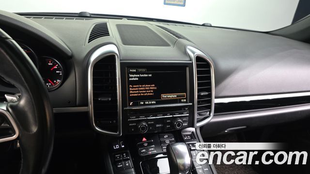 Porsche Cayenne 2016 — photo 20