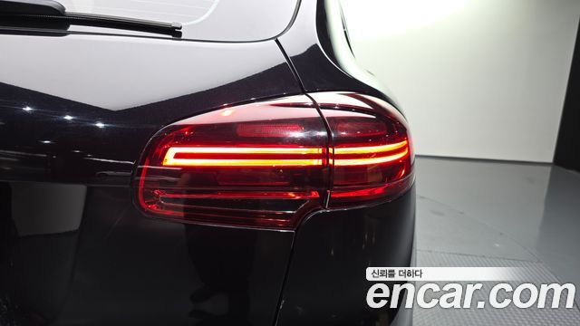 Porsche Cayenne 2016 — photo 9