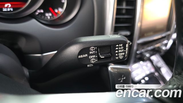 Porsche Cayenne 2016 — photo 29