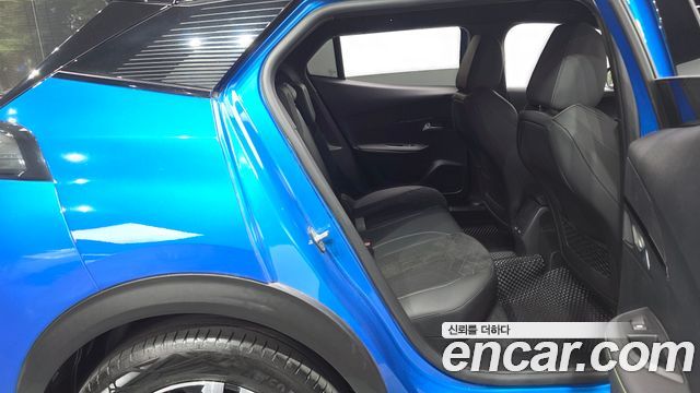 Peugeot 2008 2023 — photo 17