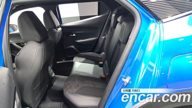 Peugeot 2008 2023 — photo 18