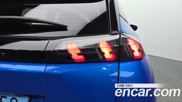 Peugeot 2008 2023 — photo 9