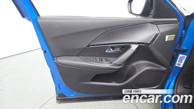 Peugeot 2008 2023 — photo 14