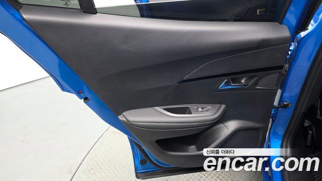 Peugeot 2008 2023 — photo 15
