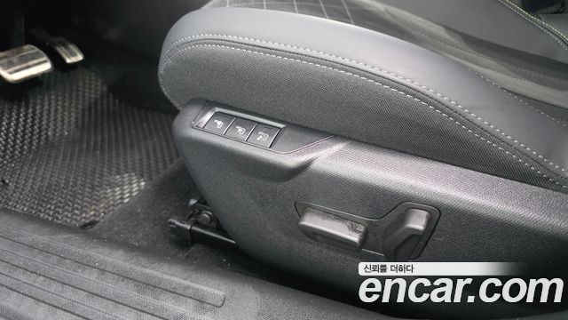 Peugeot 2008 2023 — photo 31