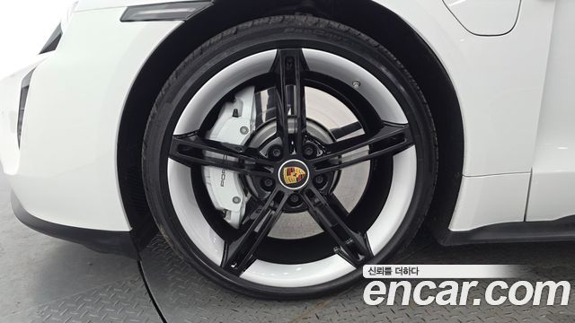 Porsche Taycan 2024 — photo 5