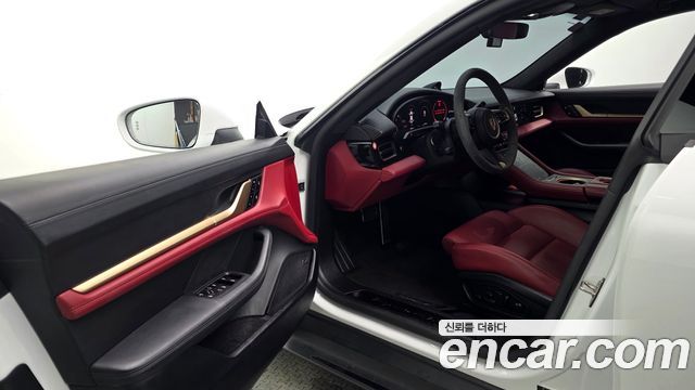 Porsche Taycan 2024 — photo 13