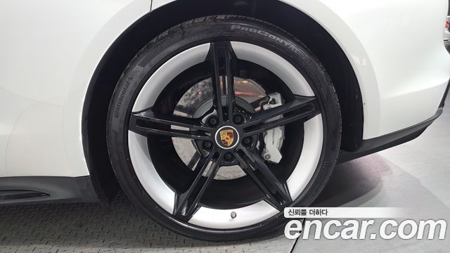Porsche Taycan 2024 — photo 7