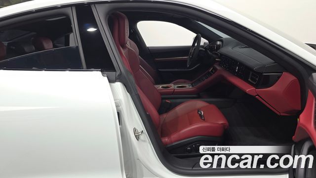 Porsche Taycan 2024 — photo 16