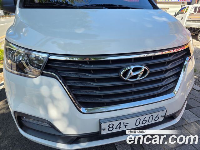 Hyundai Starex 2019 — photo 8