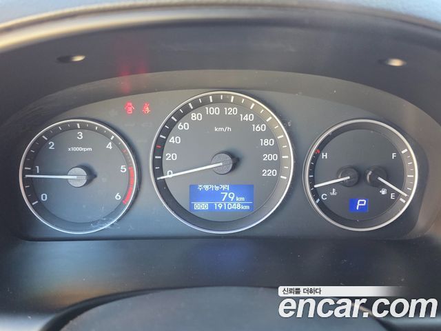 Hyundai Starex 2019 — photo 12