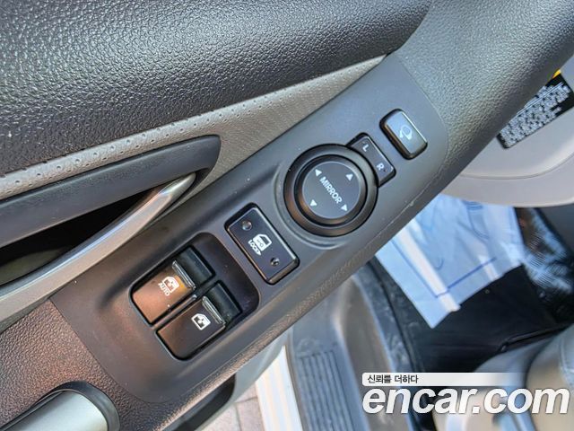 Hyundai Starex 2019 — photo 15