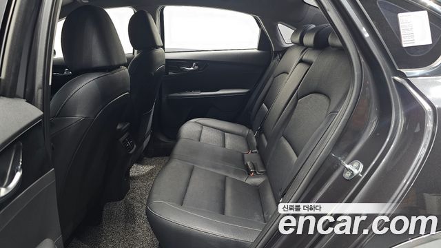 Kia K3 2022 — photo 12