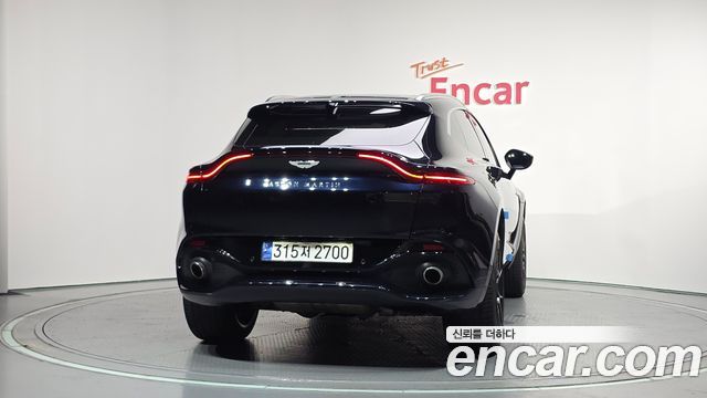 Aston Martin DBX 2023 — photo 4