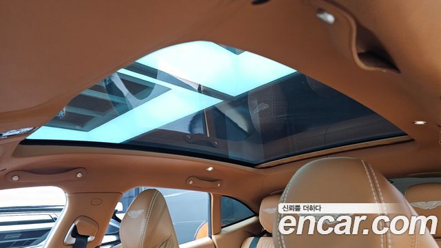 Aston Martin DBX 2023 — photo 24