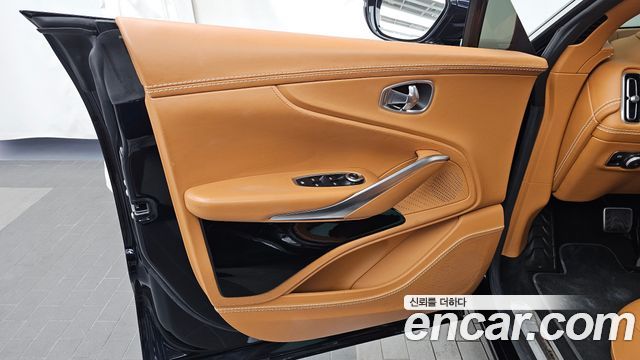 Aston Martin DBX 2023 — photo 14