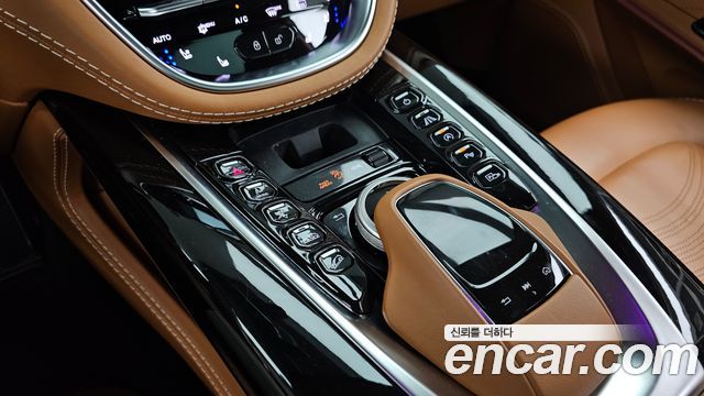Aston Martin DBX 2023 — photo 30