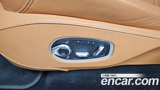 Aston Martin DBX 2023 — photo 32