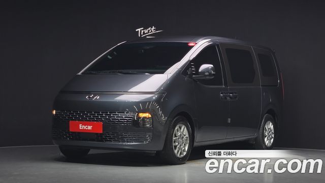 Hyundai Staria 2024 — photo 1