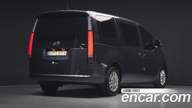 Hyundai Staria 2024 — photo 2