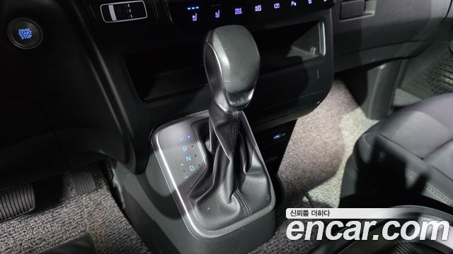 Hyundai Staria 2024 — photo 12