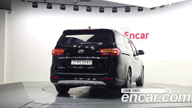 Kia Canival 2019 — photo 4