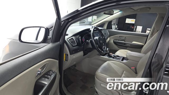 Kia Canival 2019 — photo 10