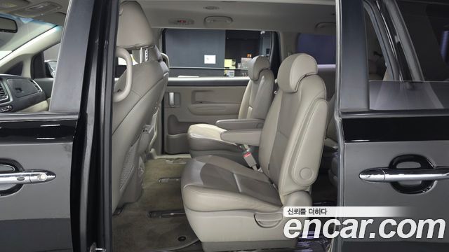 Kia Canival 2019 — photo 12