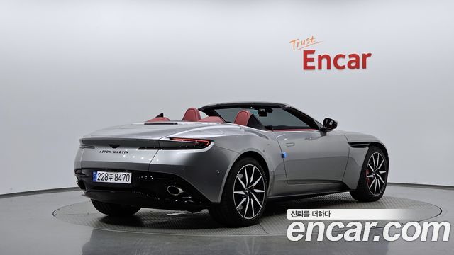Aston Martin DB11 2023 — photo 2