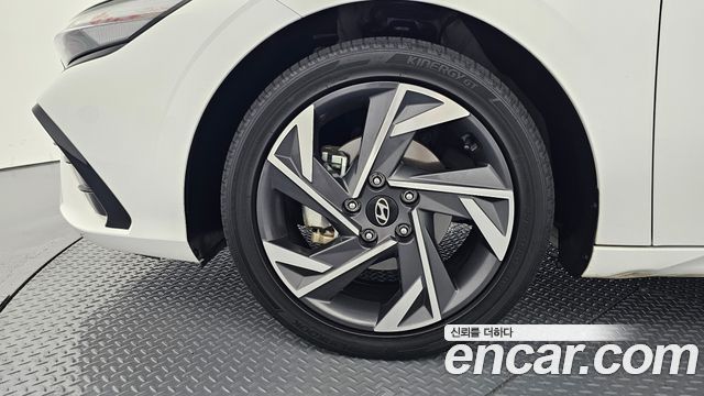 Hyundai AVANTE 2025 — photo 5