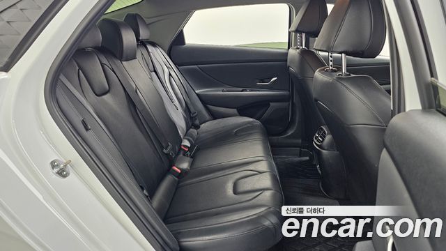 Hyundai AVANTE 2025 — photo 18