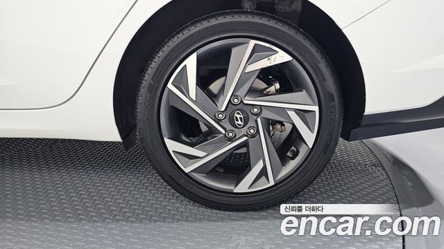 Hyundai AVANTE 2025 — photo 7