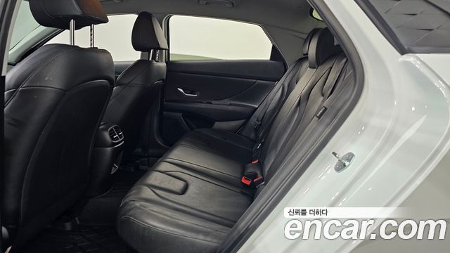 Hyundai AVANTE 2025 — photo 16