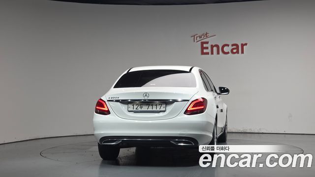 Mercedes-Benz C-Class 2019 — photo 4