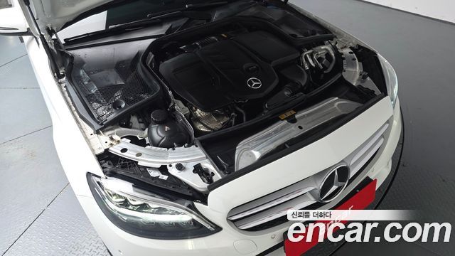 Mercedes-Benz C-Class 2019 — photo 6