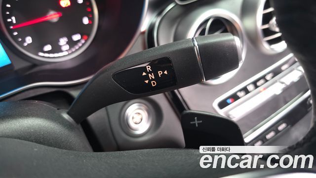 Mercedes-Benz C-Class 2019 — photo 12
