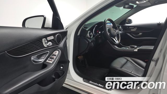 Mercedes-Benz C-Class 2019 — photo 13