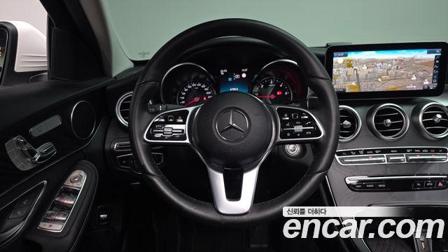 Mercedes-Benz C-Class 2019 — photo 18