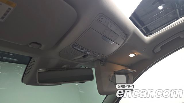 Mercedes-Benz C-Class 2019 — photo 25
