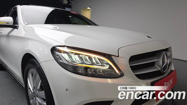Mercedes-Benz C-Class 2019 — photo 8