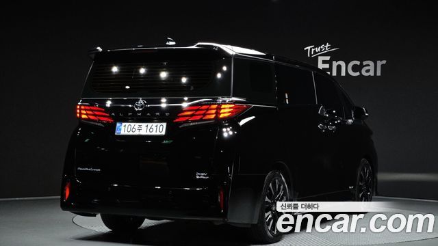 Toyota Alphard 2025 — photo 2