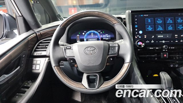 Toyota Alphard 2025 — photo 19