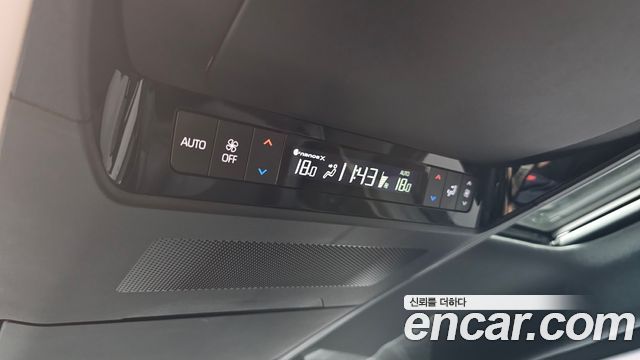 Toyota Alphard 2025 — photo 26