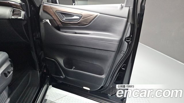 Toyota Alphard 2025 — photo 15