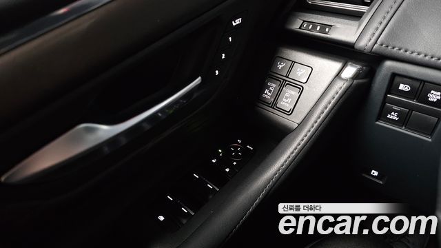 Toyota Alphard 2025 — photo 34