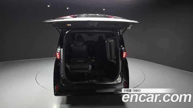 Toyota Alphard 2025 — photo 38