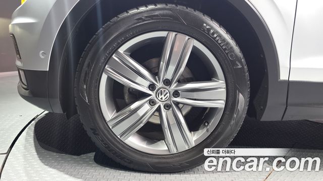 Volkswagen Tiguan 2018 — photo 5
