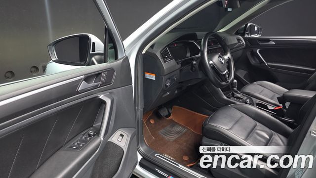 Volkswagen Tiguan 2018 — photo 13