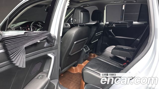 Volkswagen Tiguan 2018 — photo 18